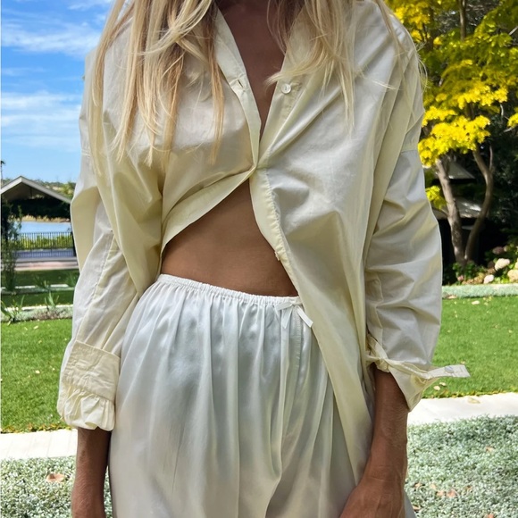 Laneway The Label Tops - Laneway the Label Women’s Forever Shirt in Butter Yellow Size XS/S XS S NWOT